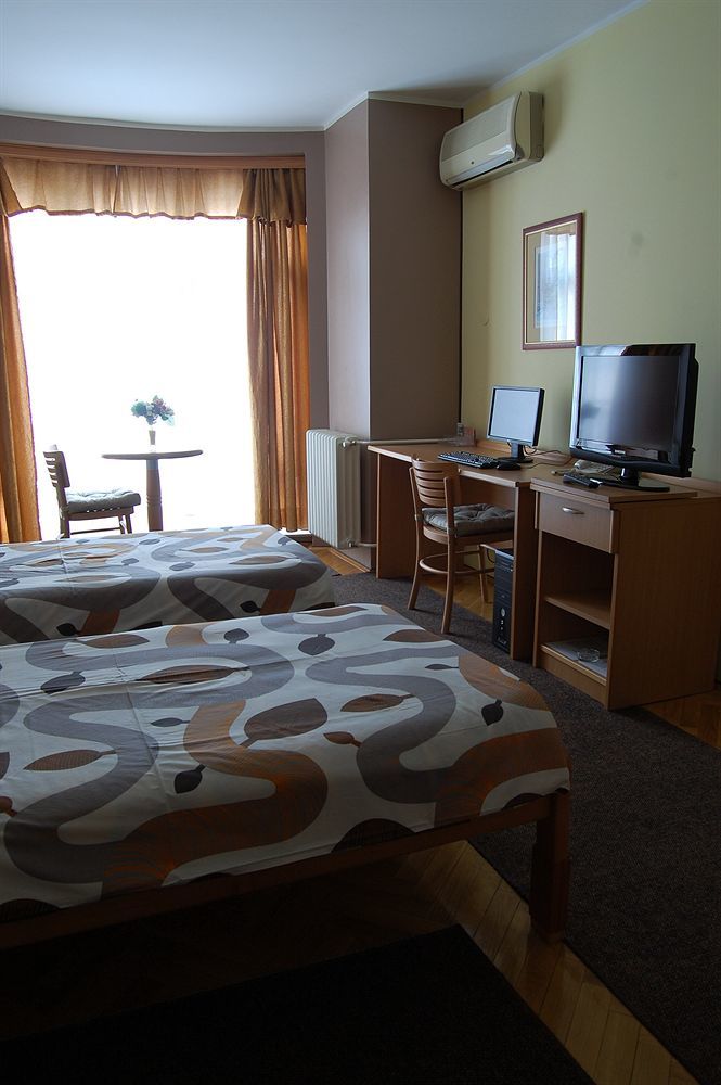 Voyager Bed & Breakfast Новий Сад Екстер'єр фото