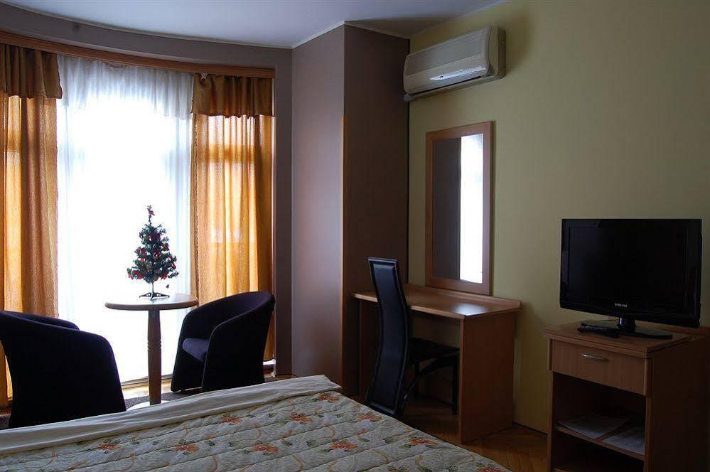 Voyager Bed & Breakfast Новий Сад Екстер'єр фото